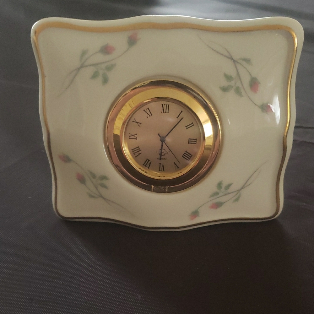 Elegant Lenox Gold and Cream Floral Clock